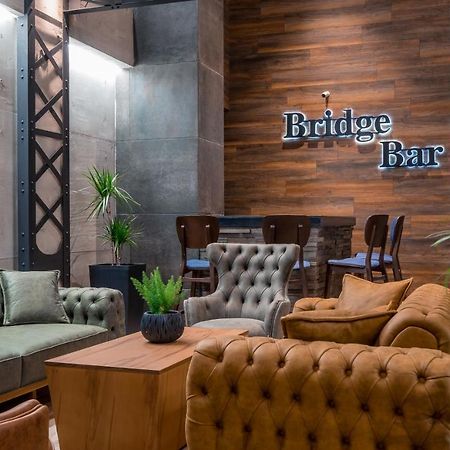 Bridge Hotel Tbilisi Exteriör bild