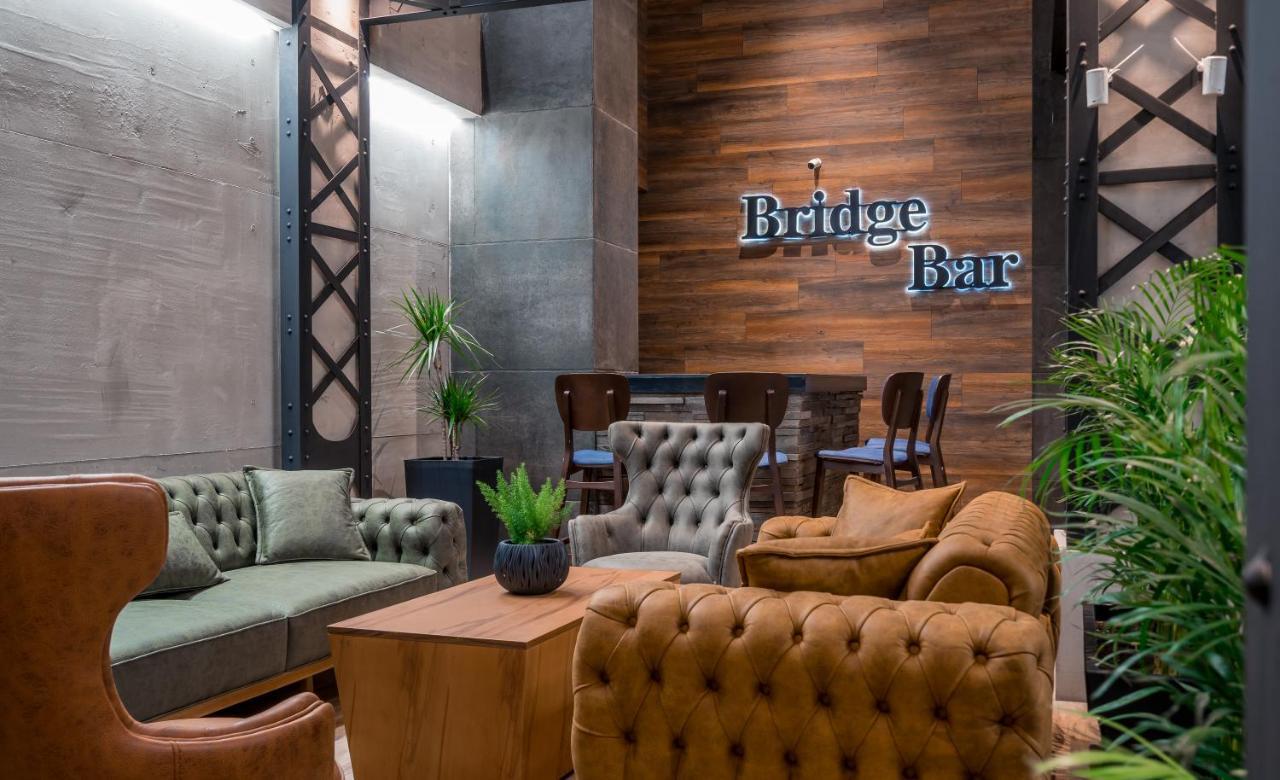 Bridge Hotel Tbilisi Exteriör bild