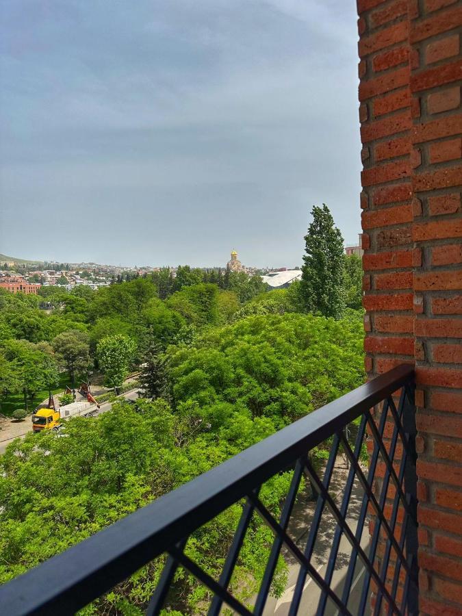 Bridge Hotel Tbilisi Exteriör bild